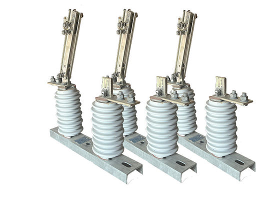 Qualität  Outdoor Disconnector Switch Ceramic Insulator Hookstick Operated Switch 700Pa Used With Vacuum Circuit Breaker usine