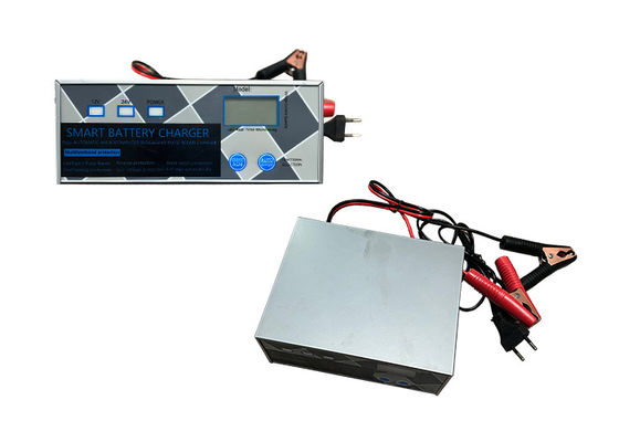 Silberfarbener Sprungstarter Portable Charger mit intelligenter digitaler Anzeige